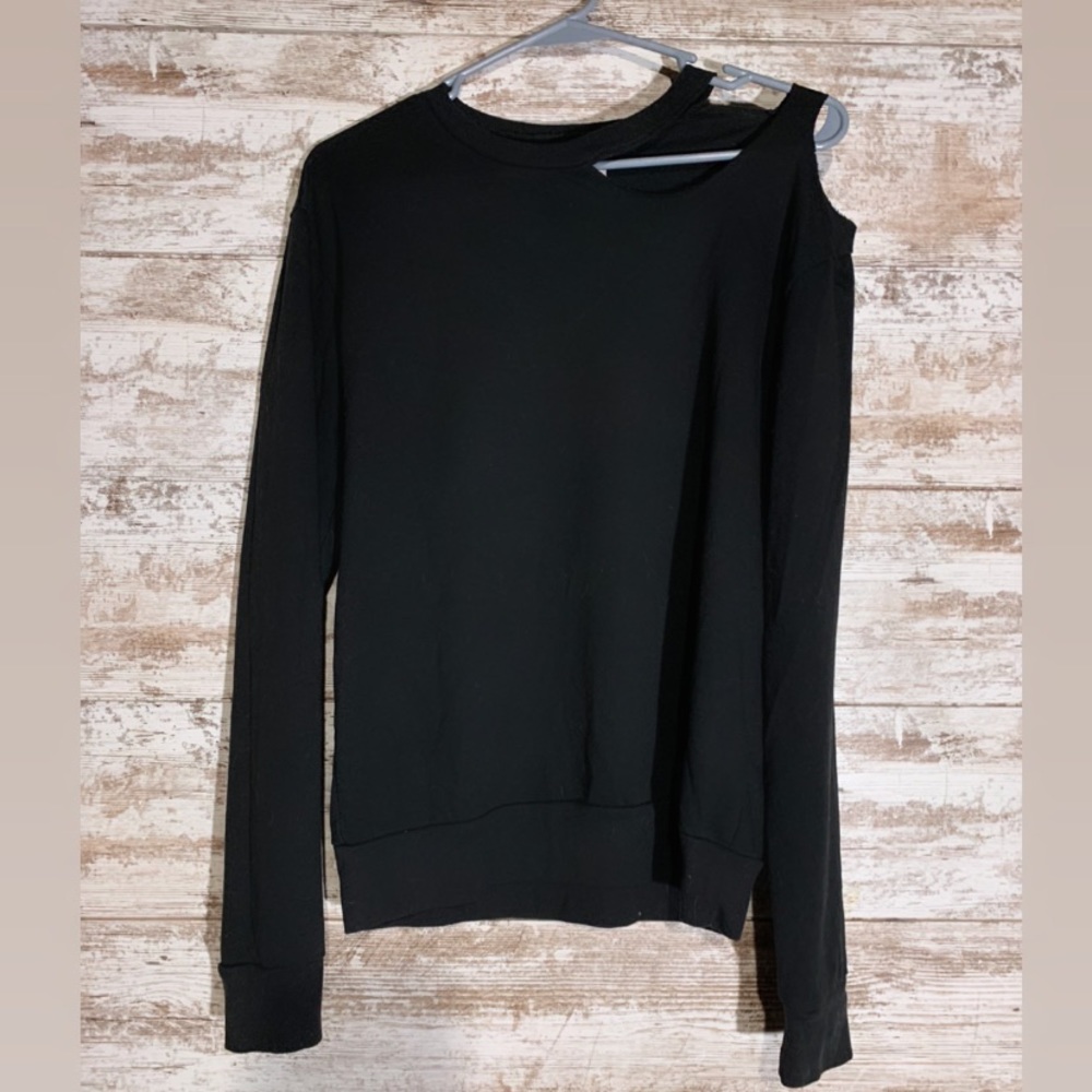 black sweatshirt - Picture 1 of 1